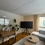 Spacious 3-room Centrally Located In Apartman